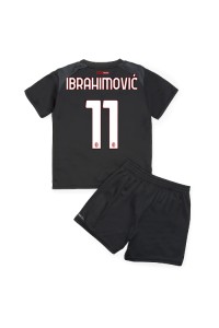 AC Milan Zlatan Ibrahimovic #11 Babyklær Hjemme Fotballdrakt til barn 2022-23 Korte ermer (+ Korte bukser)